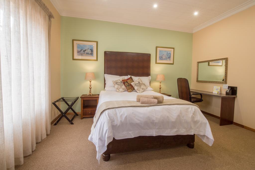Sunset Manor Guest House Potchefstroom Exterior photo