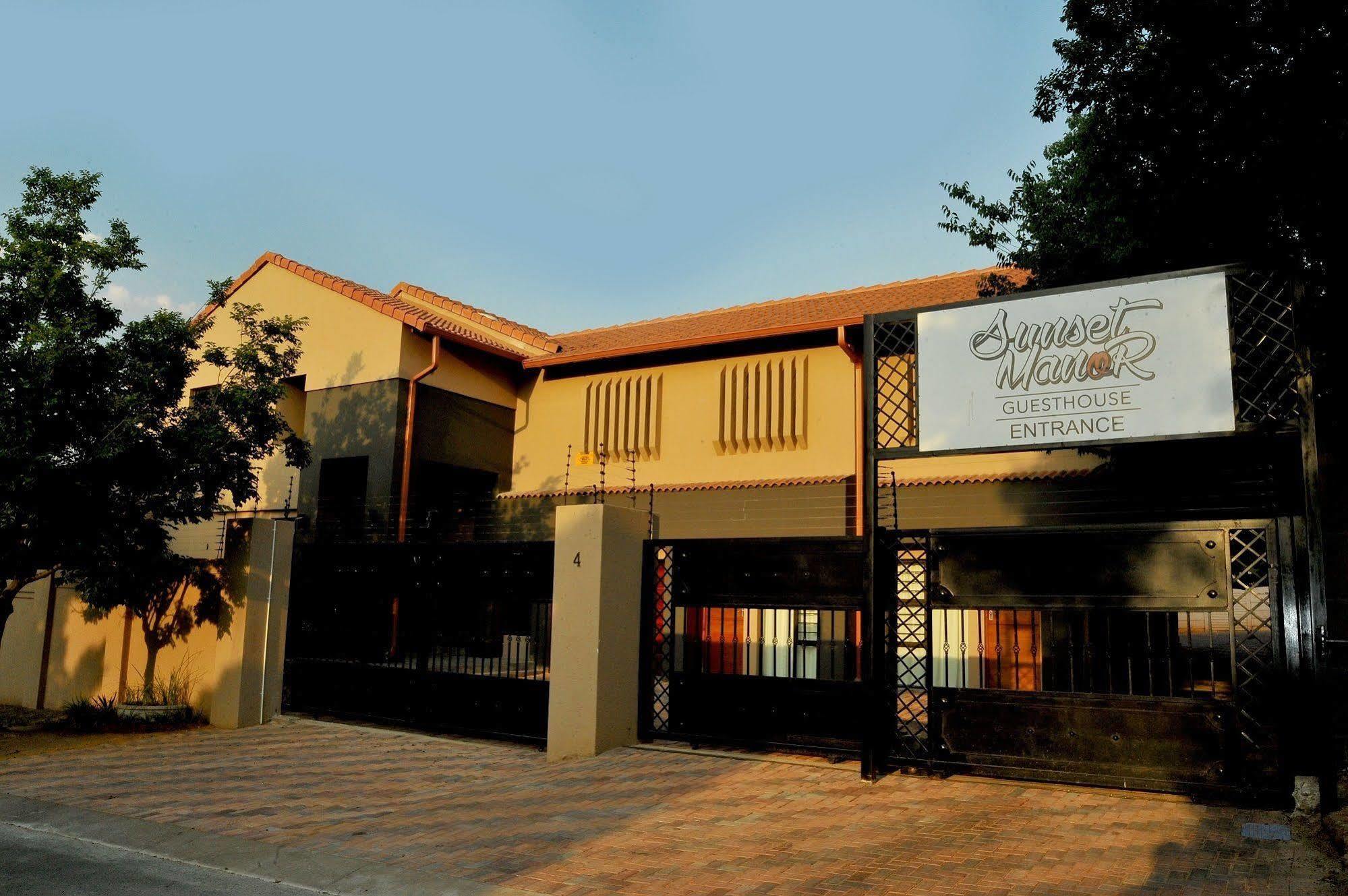Sunset Manor Guest House Potchefstroom Exterior photo
