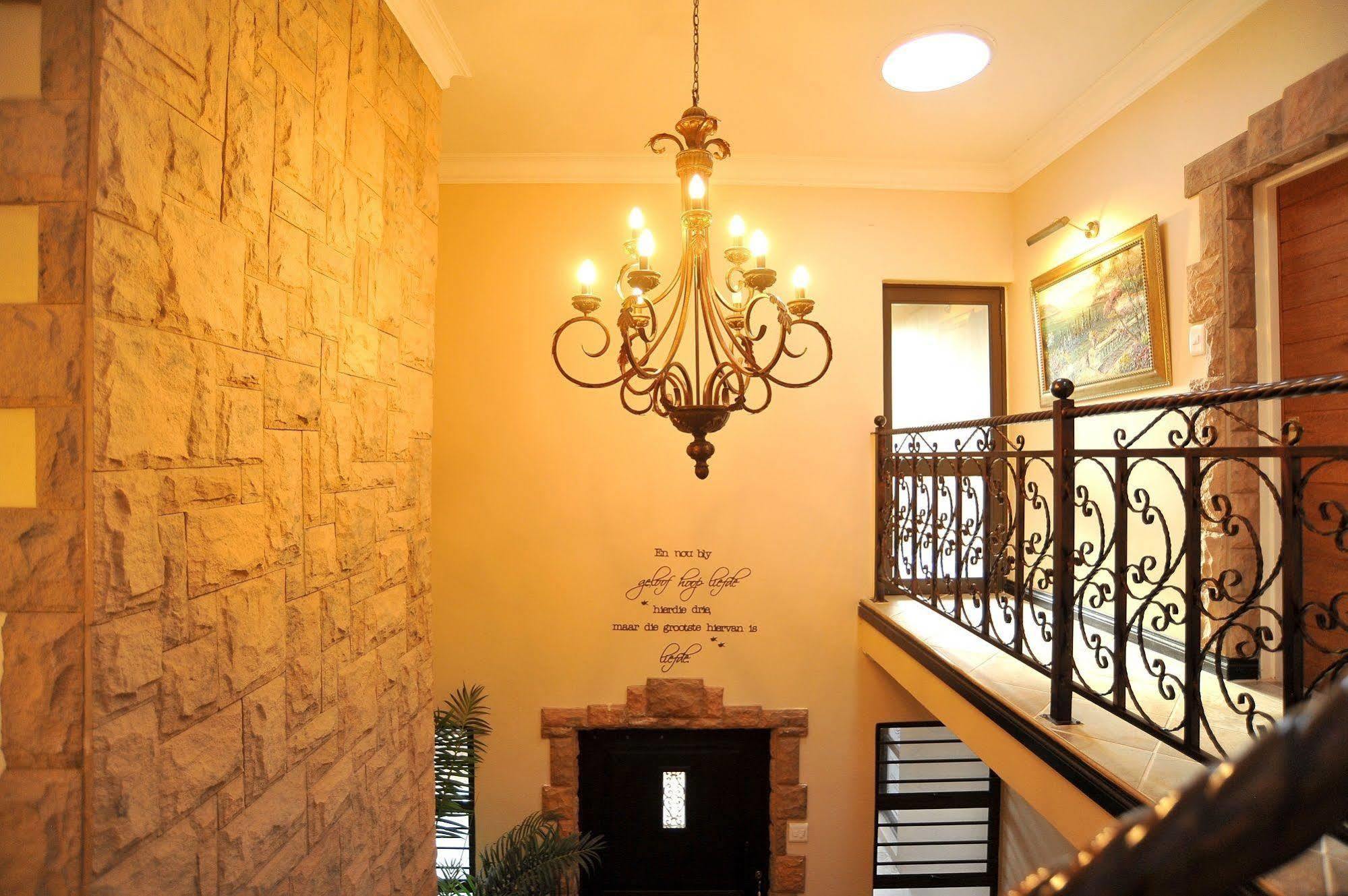 Sunset Manor Guest House Potchefstroom Exterior photo